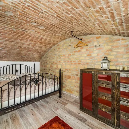 Old Drum * بودابست