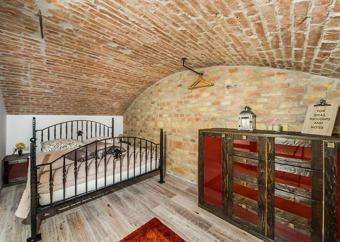 Old Drum * بودابست